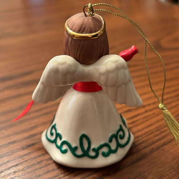 NWOT! Lenox for the Holidays Christmas angel holding cardinal - Picture 4 of 8